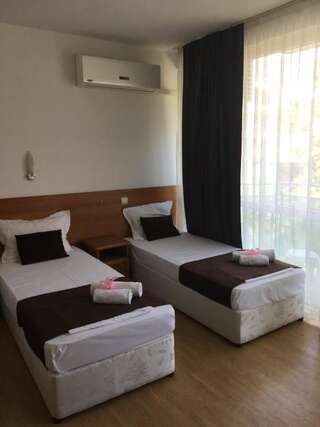 Отель Dreams Family Hotel Несебр Двухместный номер с 2 отдельными кроватями-3