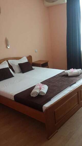 Отель Dreams Family Hotel Несебр Двухместный номер с 1 кроватью или 2 отдельными кроватями-17