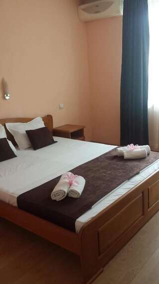 Отель Dreams Family Hotel Несебр Двухместный номер с 1 кроватью или 2 отдельными кроватями-18